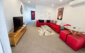 Modern Apartment In Central City Christchurch